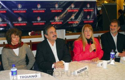 Stolbizer y Alfons�n se presentaron como la "�nica alternativa" al peronismo