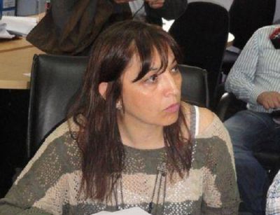 Rojo, reiter� y ampli� el pedido de informe sobre las horas c�tedra