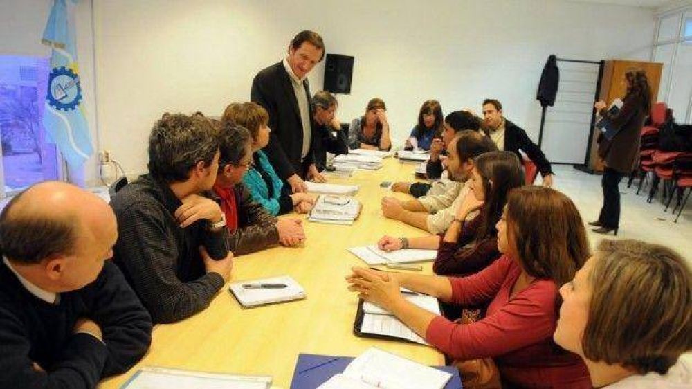 Educaci�n inici� el debate sobre la titularizaci�n de los docentes de nivel secundario