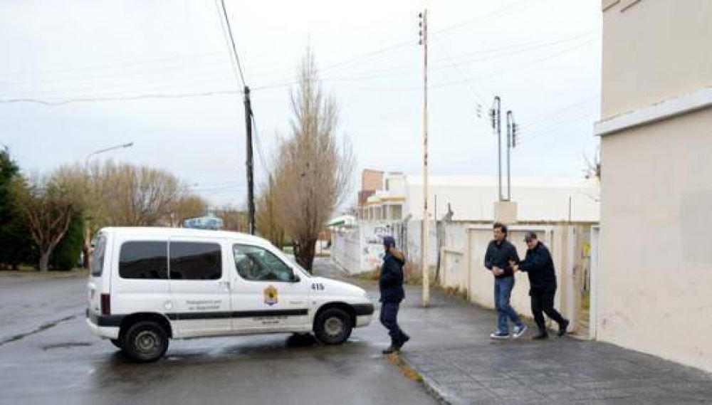 20 A�os para Dupuy por secuestro, violaci�n, da�o y desobediencia