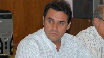Lueiro no se define como candidato, pero critica al Gobierno interino