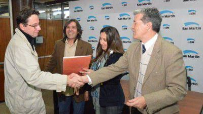 El municipio y la Provincia entregaron actas de afectaci�n a bien de familia
