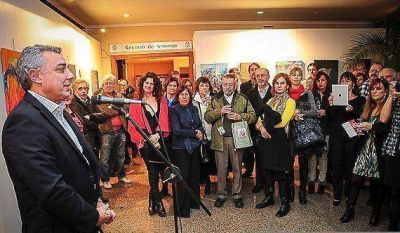 Homenaje a la democracia con una Muestra de Arte en el HCD de Tigre