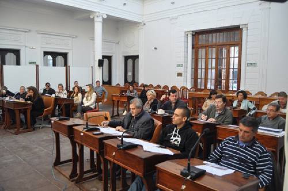 Viviendas municipales y caba�as en parque Aguiar: temas centrales de la sesi�n