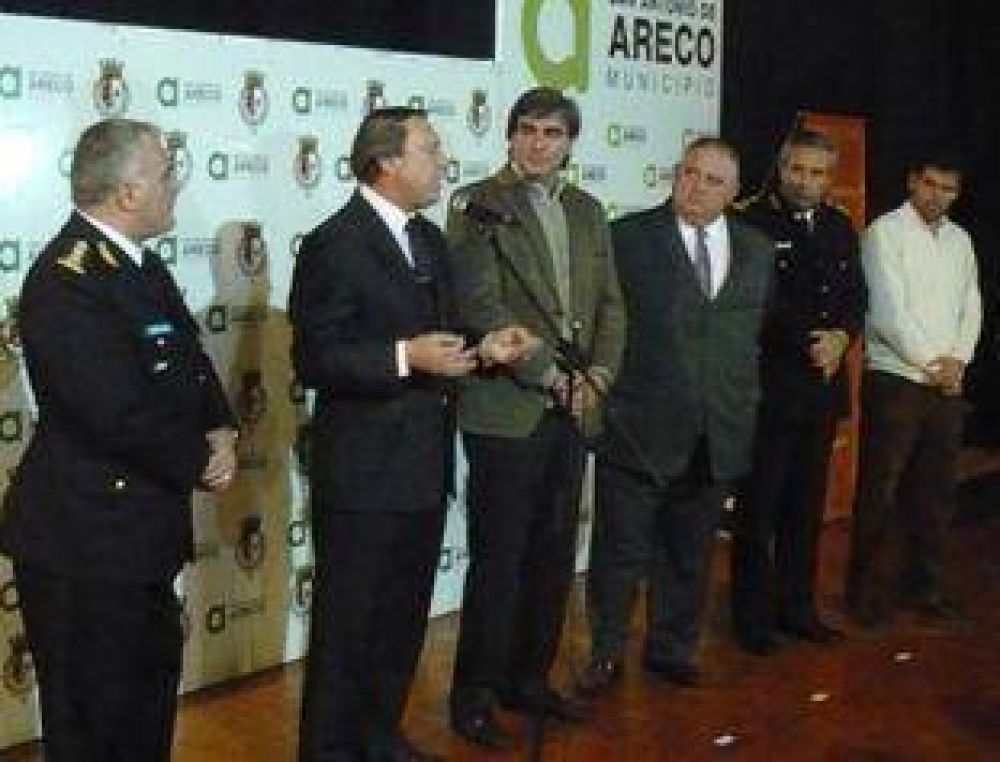 Se concret� la Polic�a Comunal.	