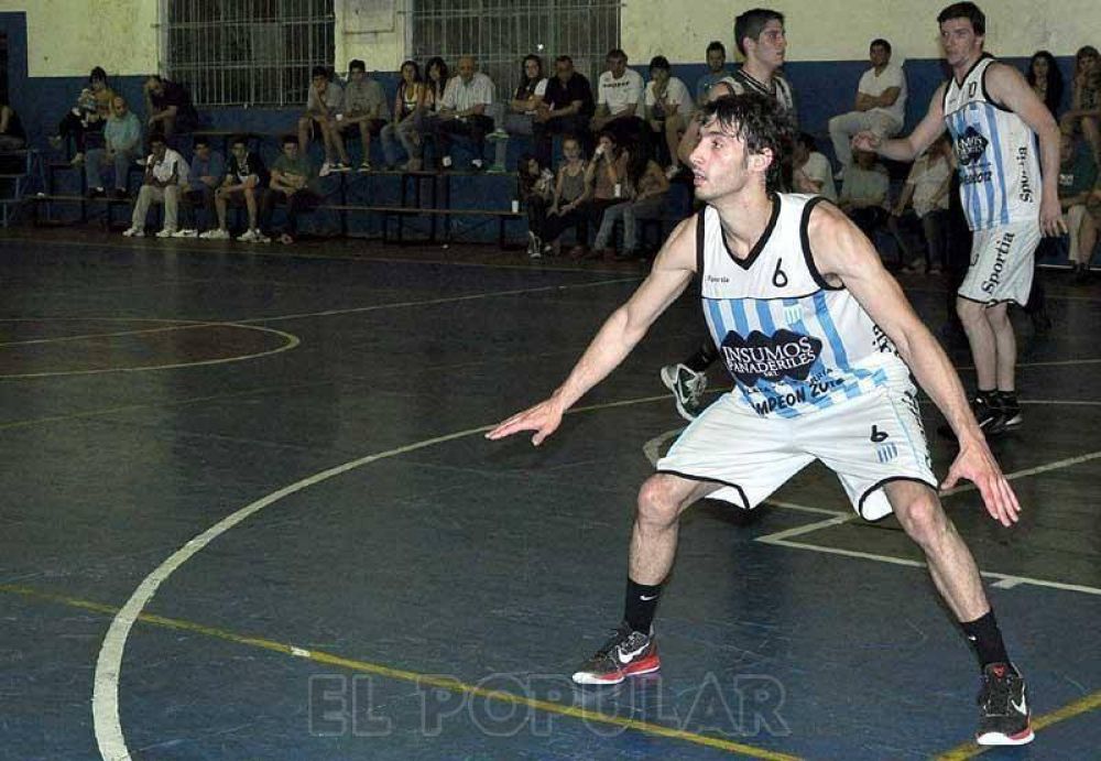 Cuatro jugadores de Ferro se accidentaron en Azul