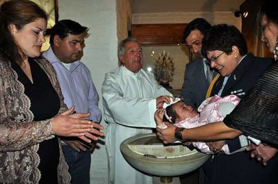 Bautizaron a la primera ahijada presidencial de Olavarr�a