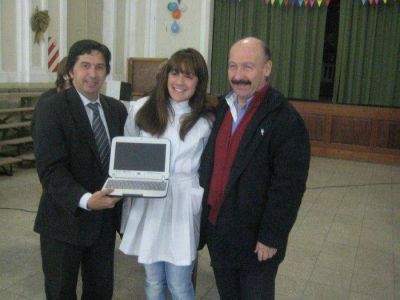 Seoane: �las netbook son un derecho y no un regalo del Estado�