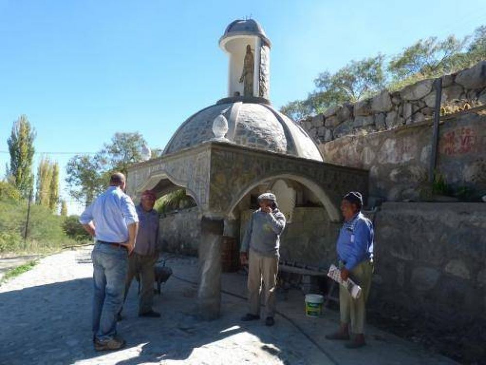 Mutqu�n inaugura su �Altar de Fe�