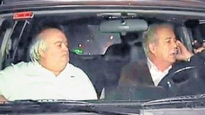 Carbonetti pag� las multas y se fue el funcionario que lo ayud�