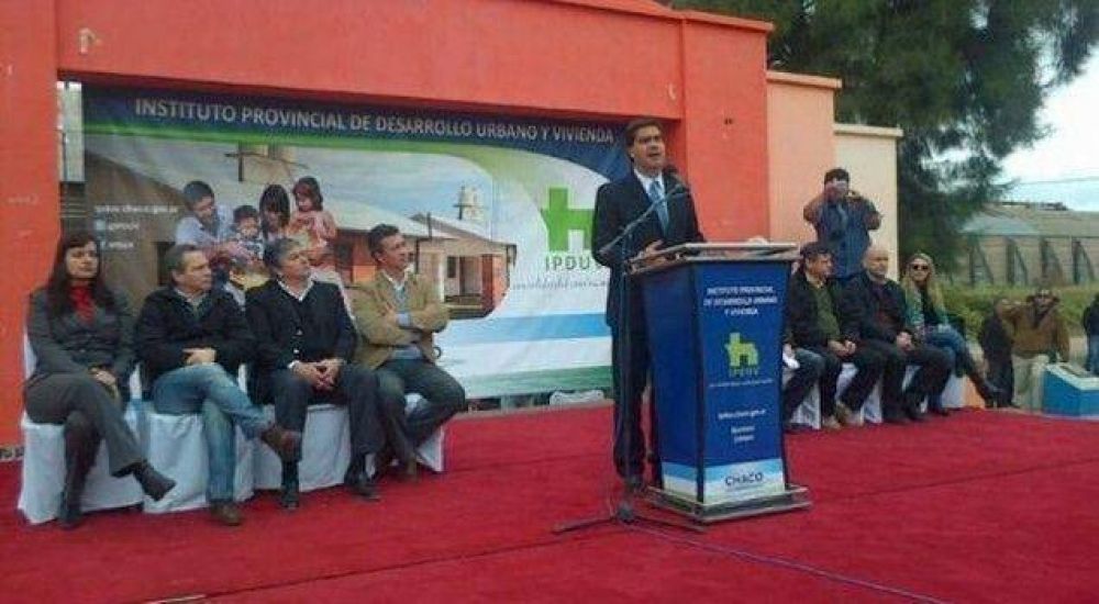 Capitanich inaugur� viviendas en S�enz Pe�a y Gancedo