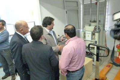 Closs destac� la inversi�n en salud en su visita al Banco de Sangre