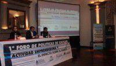 Se inici� el 1� Foro de Pol�ticas de Empleo con gran participaci�n de empresarios, trabajadores e intendencias