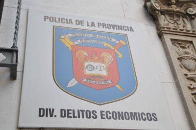 Detienen a una mujer acusada de estafa