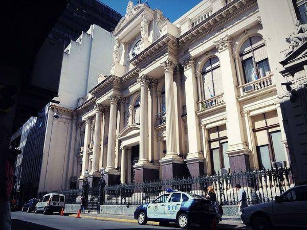 En seis meses, las reservas cayeron u$s6 mil millones, al nivel de 2007