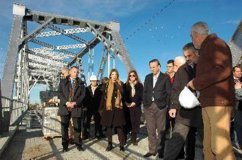 Amplia rotonda "a nivel" tendr� la autov�a en Roca
