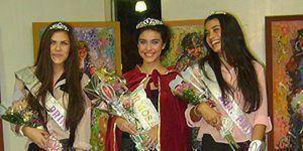 La hermosa Micaela Dimitroff, reina de la provincializaci�n 2013