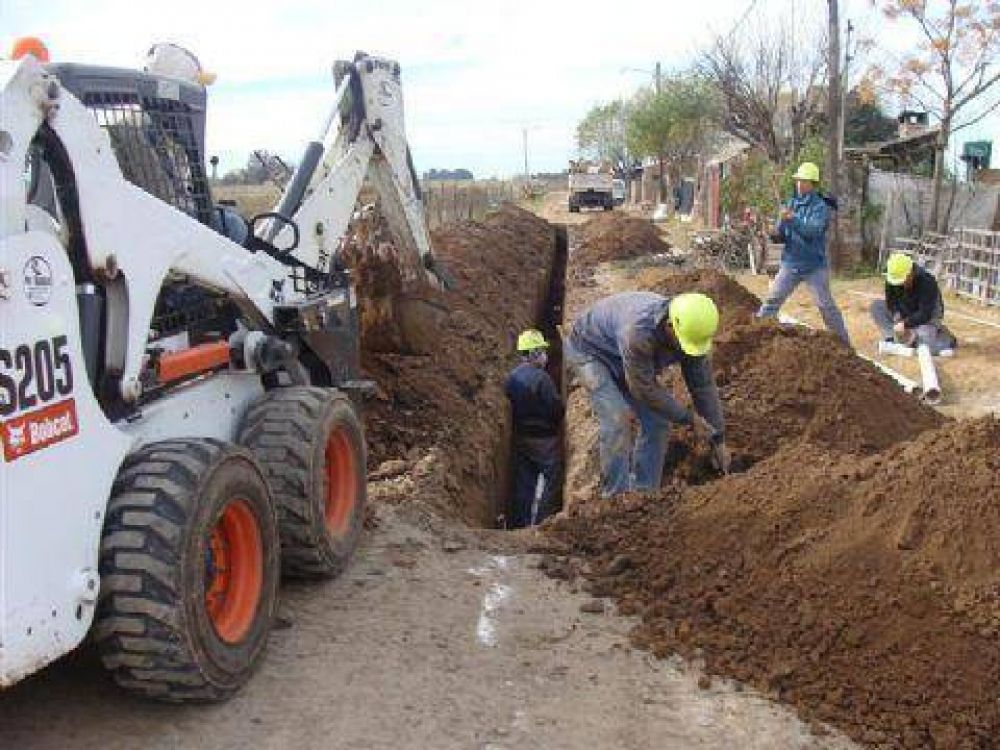 Tendido de la red cloacal en el barrio La Ca�ada