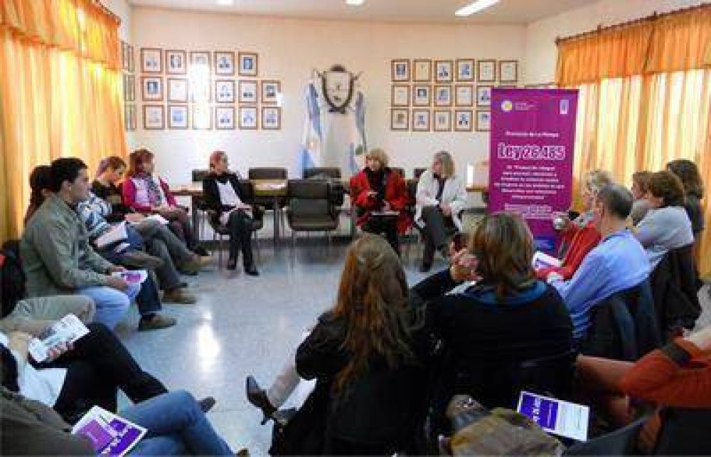 Salud: el mam�grafo m�vil lleg� a Trenel