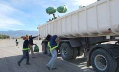 En J�chal los vecinos son pioneros en separar la basura