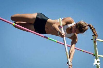 Noelina Madarieta estableci� un triple r�cord argentino de salto con garrocha 