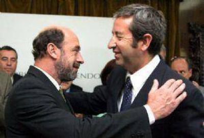 En el arranque de la campa�a, el PJ prepara m�s denuncias contra Cobos