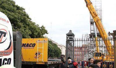 Desmontan monumento a Col�n