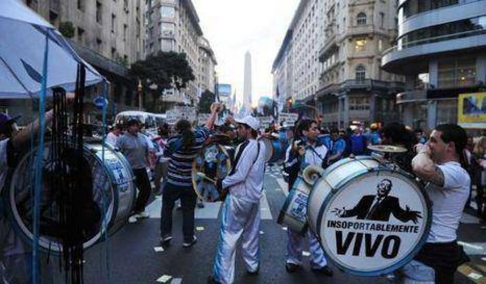 El kirchnerismo se moviliz� ayer a Bol�var 1