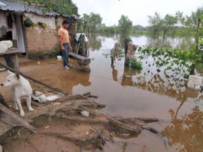 Por la creciente del r�o Paran�, Santa Fe comienza a relocalizar familias