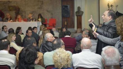 El Congreso radical aval� la re-reelecci�n de Aguad