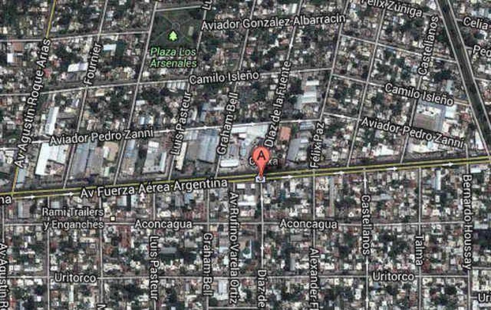 Muri� tras chocar su moto contra un auto en C�rdoba
