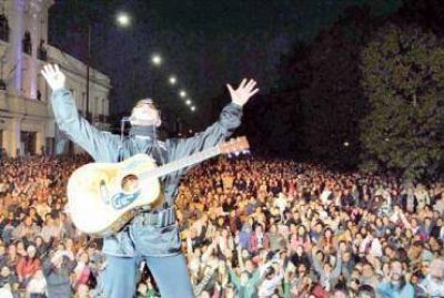 Exitoso festejo en la plaza general Ram�rez