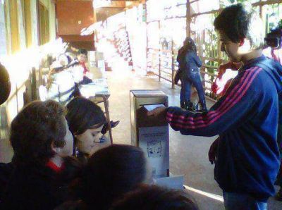 Iv�n Carvallo, entre los primeros argentinos menores de 18 a�os en votar