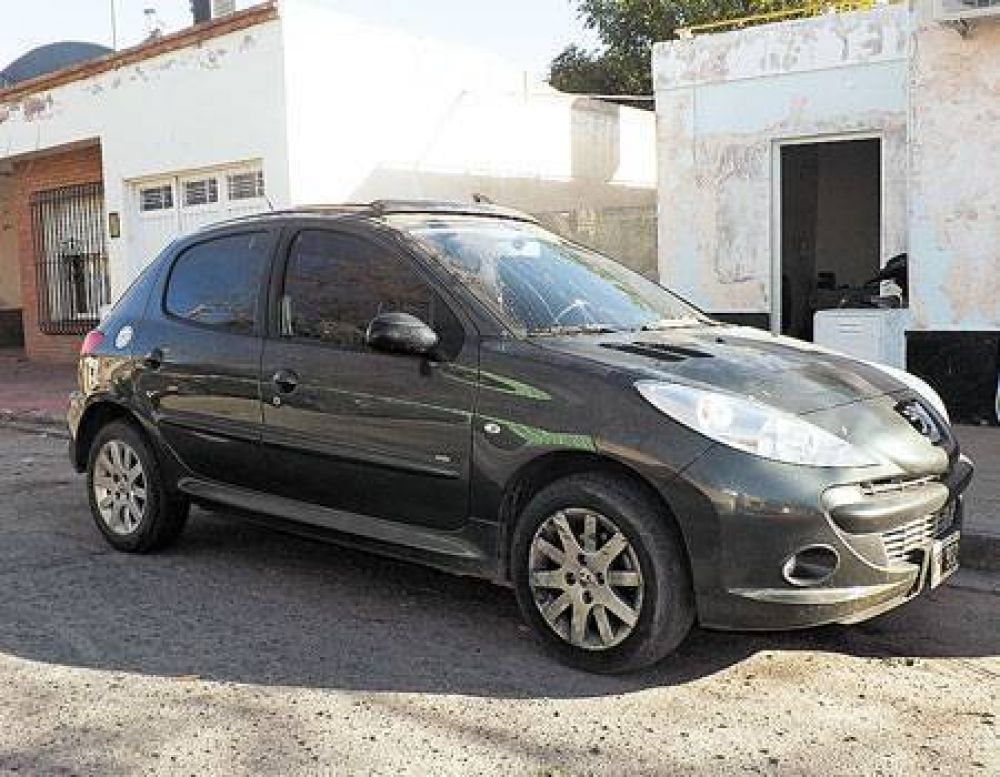 Hallaron en San Luis un auto robado en Buenos Aires