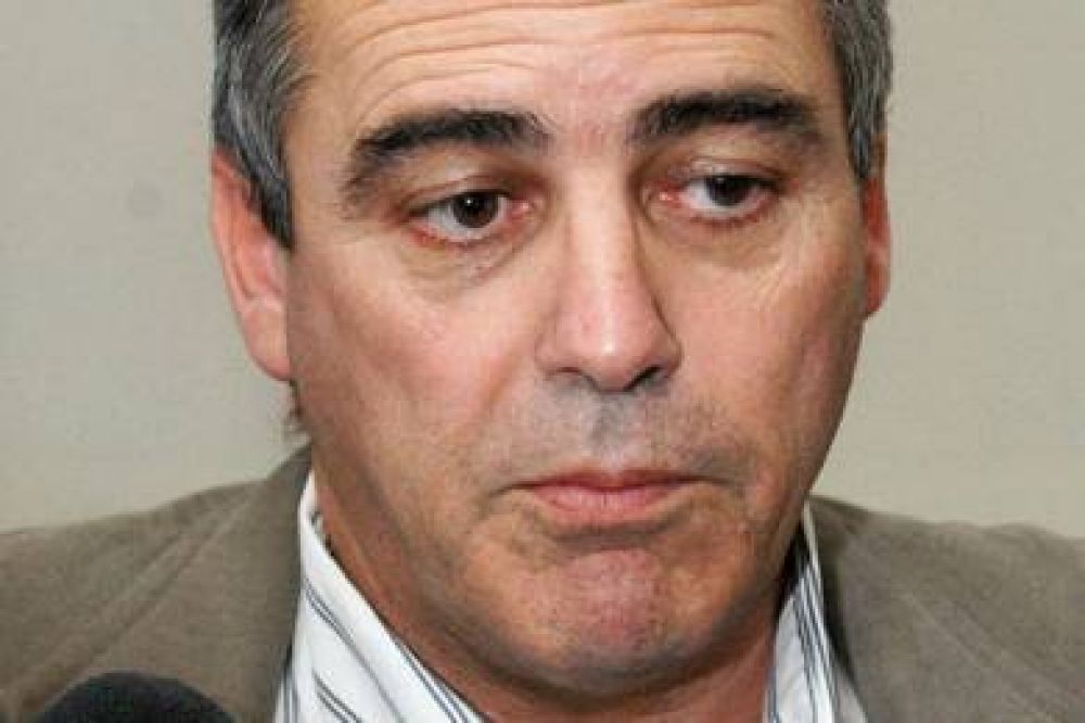 Touri��n: "Sastre nos pide ayuda y despu�s nos critica por los diarios"
