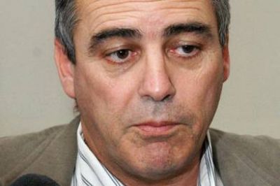 Touri��n: "Sastre nos pide ayuda y despu�s nos critica por los diarios"