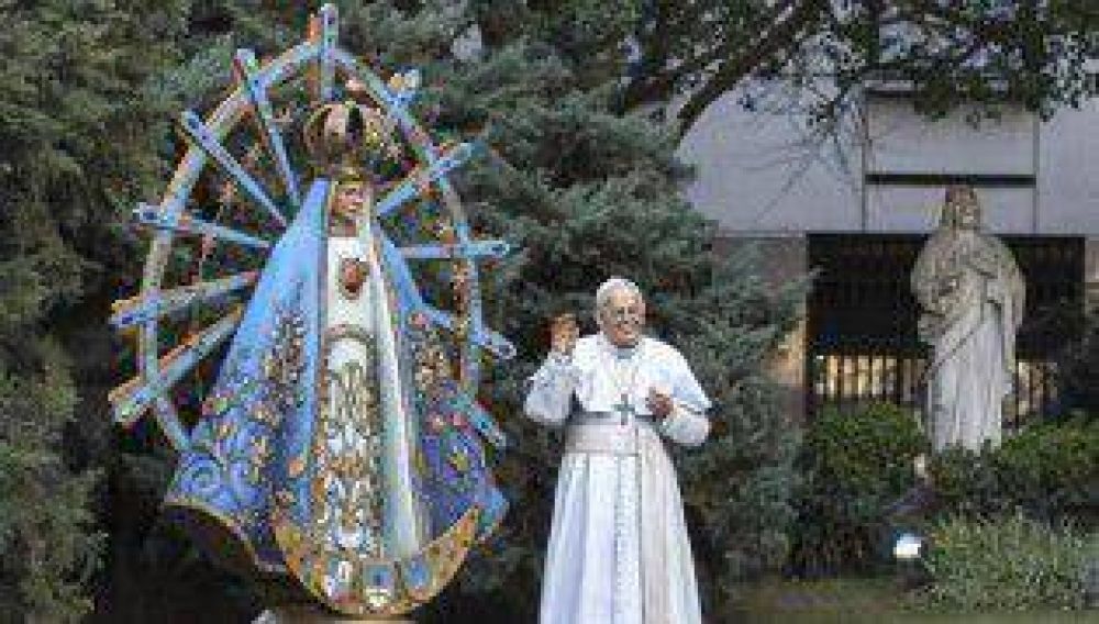 La estatua de Francisco ya puede visitarse en la Catedral