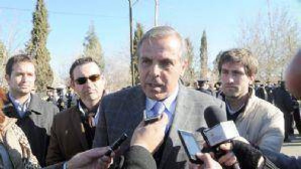 Sapag repudi� el paro petrolero y lo calific� de �amenazante y violento�