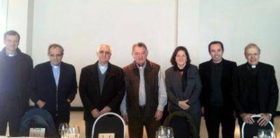Barrionuevo agasaj� a participantes de la Semana Social Mar del Plata