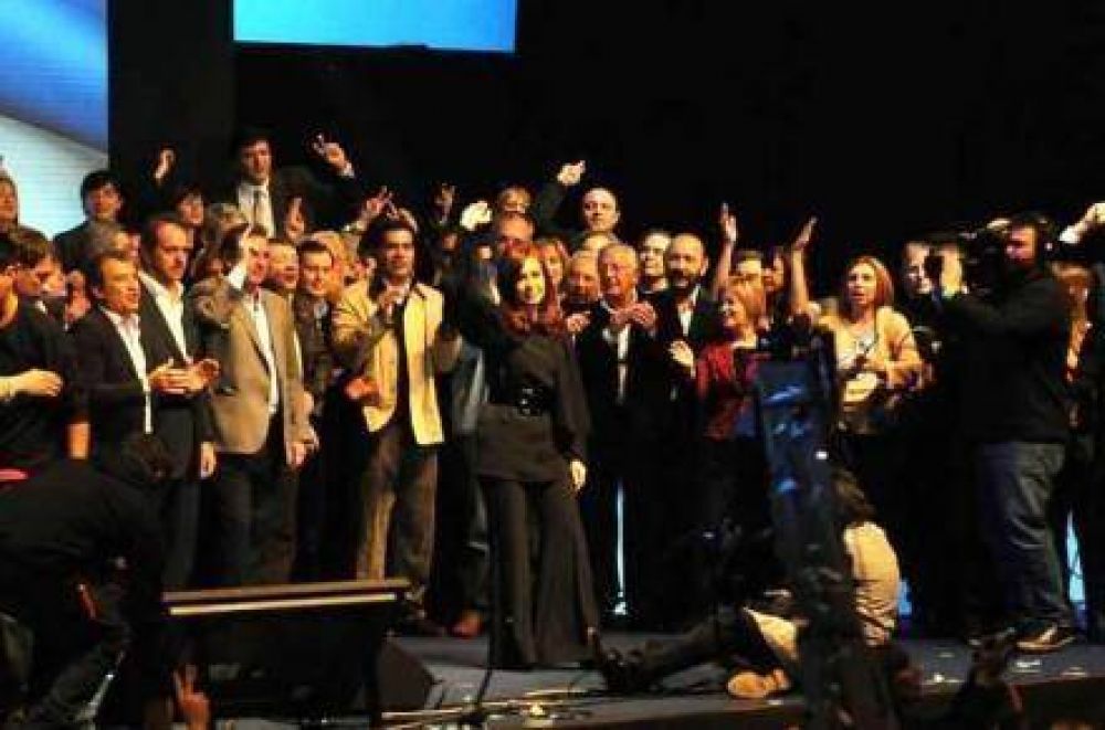 Insfran participo del acto de presentaci�n de los candidatos del FpV 