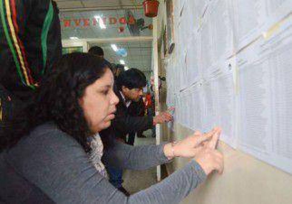 Debutaron los stickers en lugar de los sellos como constancia de voto 