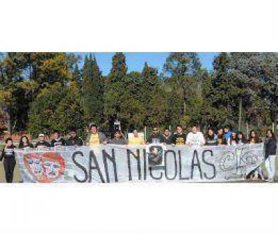 Callejeros nicole�os en Plaza de Mayo  