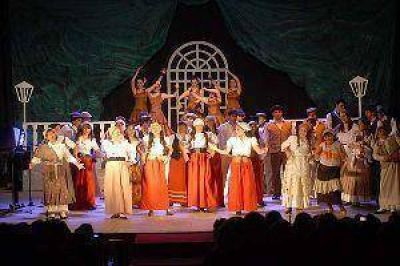  Con una m�gica noche de zarzuela se iniciaron los festejos de la ciudad