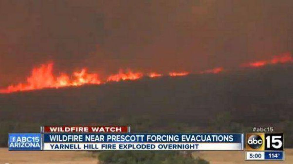 Mueren 19 bomberos en un incendio forestal en Arizona