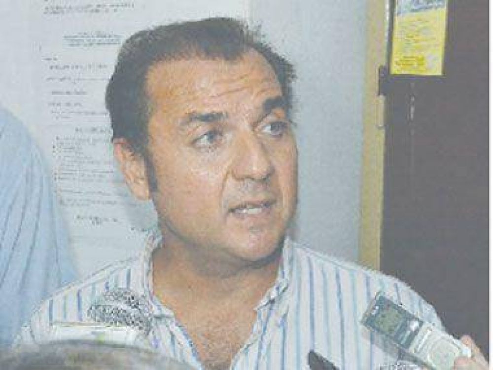 �Pido a Mart�nez que se baje y se sume a este polo opositor�