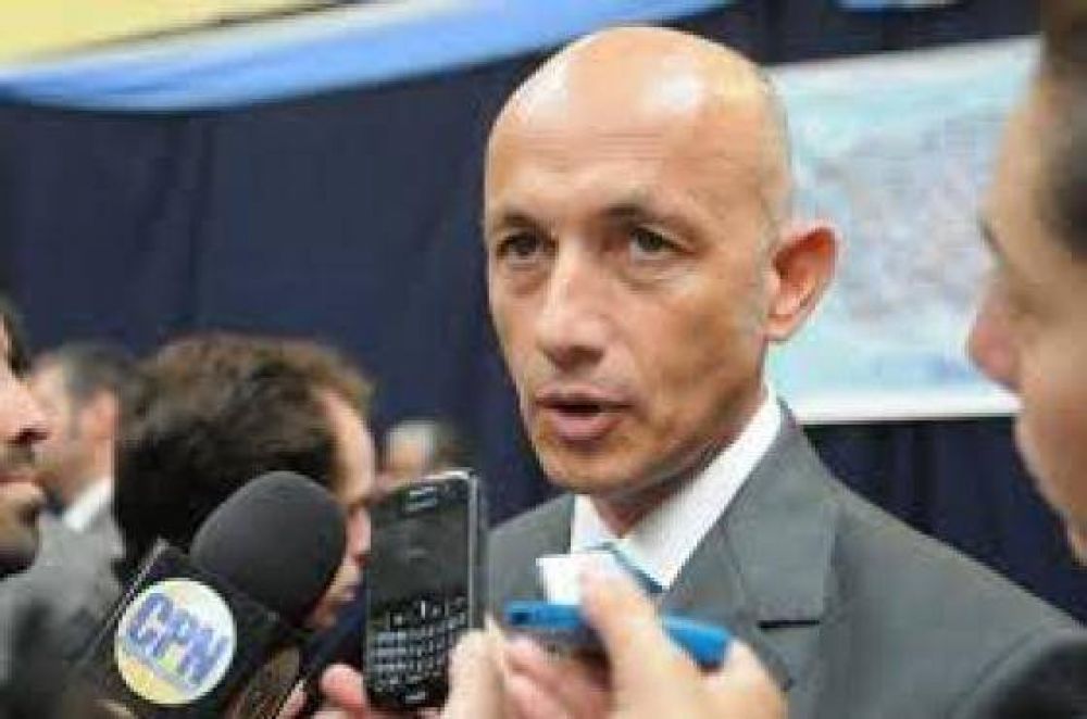 Cotillo llam� al trabajo conjunto, pero sin olvidar �responsabilidades� del Ministerio