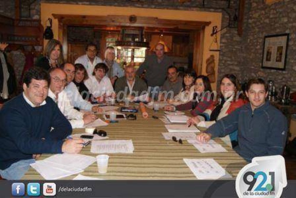 El Frente C�vico y Social se reuni� en Pig�� 