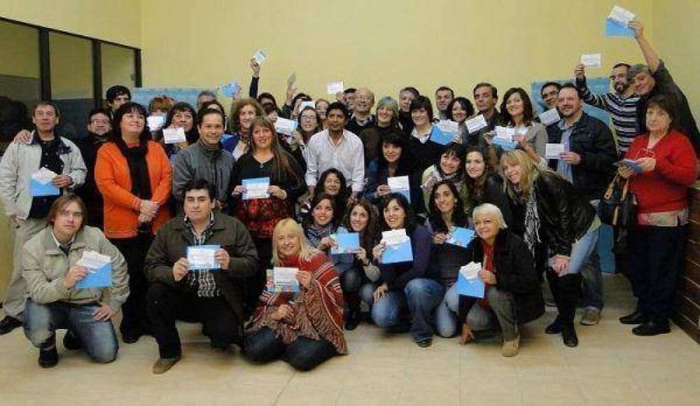 Cincuenta locutores fueguinos recibieron la certificaci�n de AFSCA