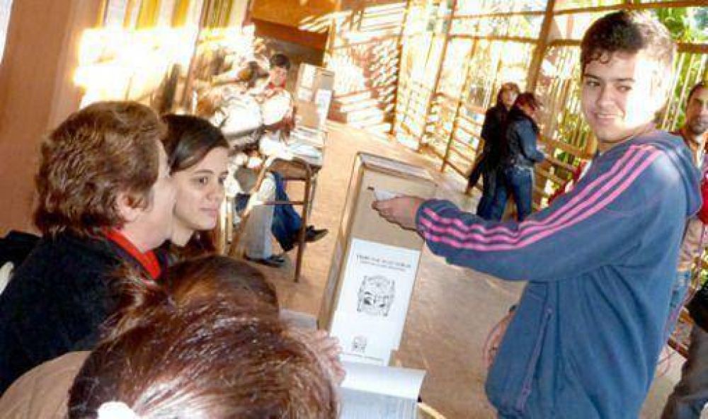J�venes de 16 y 17 a�os debutaron en las urnas con notoria participaci�n
