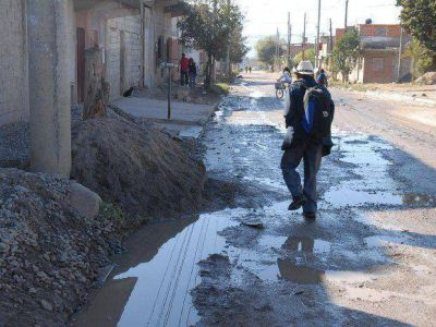 Piden reparar una ca�er�a en El Milagro
